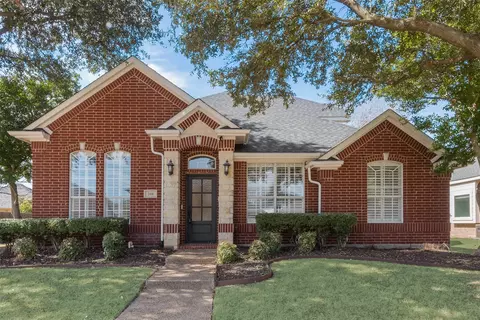 208 Longview Ct, Keller, TX 76248