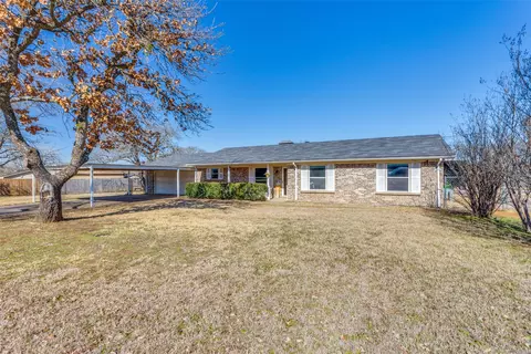 102 Willow Ln, Burleson, TX 76028