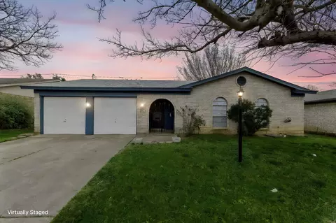 6812 Richardson Dr, Watauga, TX 76148