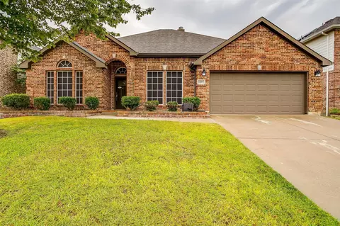 6805 White River Dr, Fort Worth, TX 76179