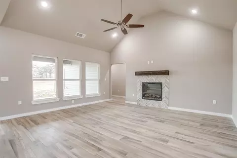 Living - 4140 Fm 4, Cleburne, TX 76031 photo 4 of 5