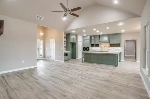 Living - 4140 Fm 4, Cleburne, TX 76031 photo 2 of 5
