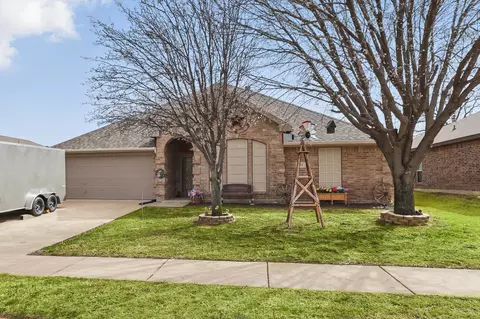 612 Kriston Dr, Azle, TX 76020