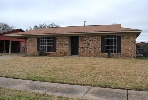2123 General Mouton Dr, Bossier City, LA 71112