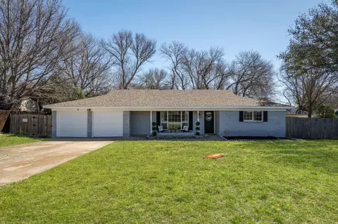 5608 Cindy Ln, Fort Worth, TX 76135
