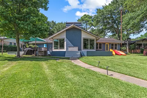 170 Santa Monica Dr, Gun Barrel City, TX 75156