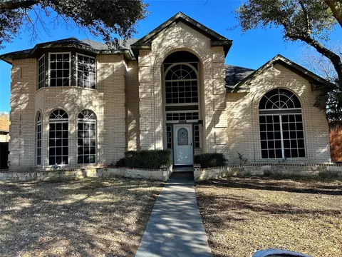 1121 Devonshire Dr, Desoto, TX 75115