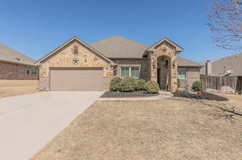 109 Venado Ct, Azle, TX 76020