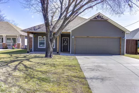 1006 Yale St, River Oaks, TX 76114