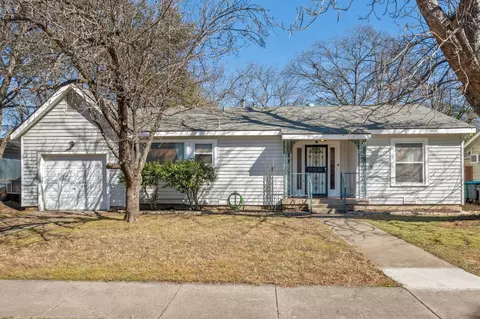 2709 Halbert St, Fort Worth, TX 76112