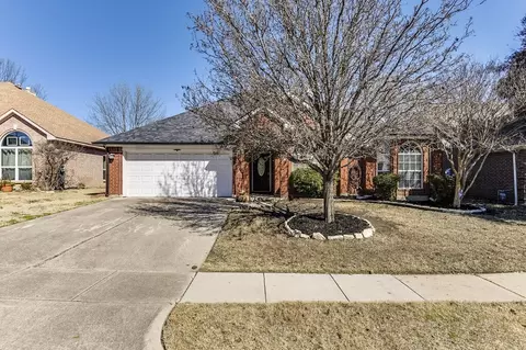 201 Jennifer Ln, Arlington, TX 76002