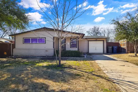 526 E Ridgewood Dr, Garland, TX 75041