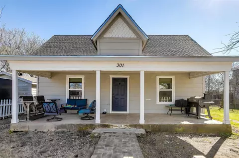 301 S Watson St, Alvarado, TX 76009