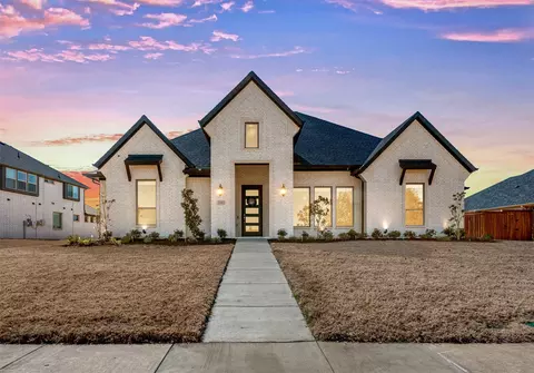 1103 Devonshire Dr S, Forney, TX 75126
