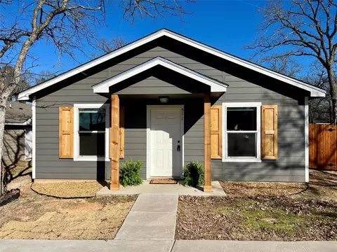 511 Longhorn Trl, Granbury, TX 76049