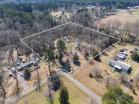 210 Johnson St, Doyline, LA 71023