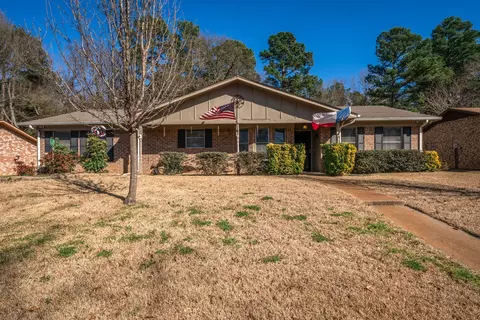 106 Fairview Dr, Longview, TX 75604