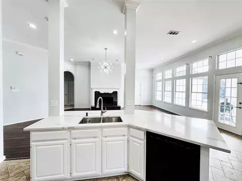 Kitchen - 1024 E Grubb Dr, Mesquite, TX 75149 photo 3 of 4