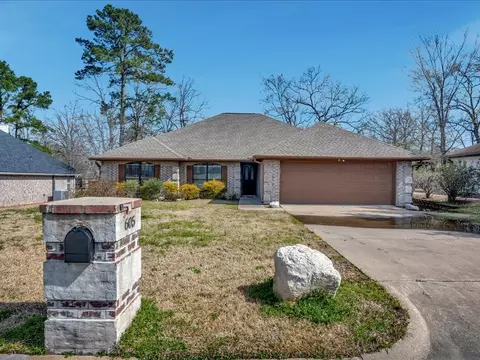 605 Augusta Dr, Lufkin, TX 75901