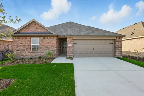 1021 Baker Bridge Dr, Forney, TX 75126