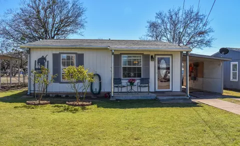 1105 Bee St, Brady, TX 76825