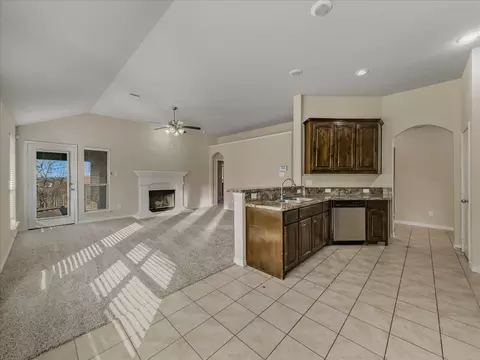 9228 Hunters Ct, White Settlement, TX 76108