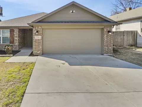 716 E Davis Ave, Fort Worth, TX 76104