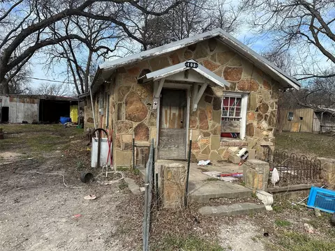 108 S Anderson St, Rising Star, TX 76471