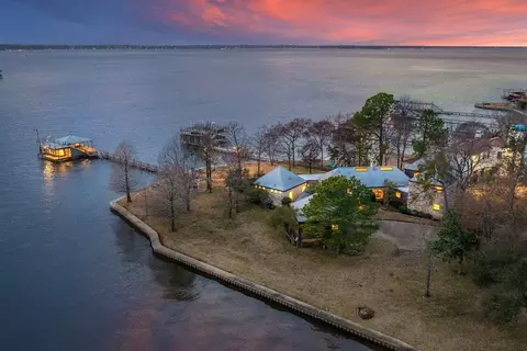 139 Pinehurst Dr, Mabank, TX 75156