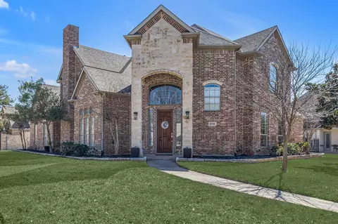 8200 Thornwood Dr, North Richland Hills, TX 76182
