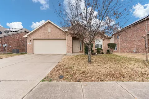 620 Swift Current Dr, Crowley, TX 76036