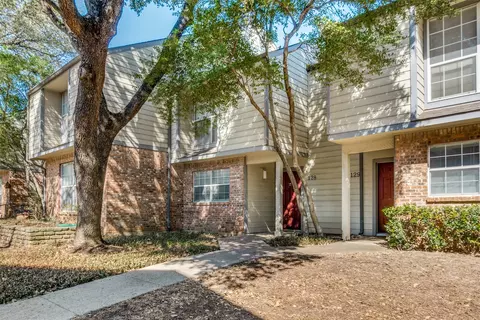 2535 Wedglea Dr #128, Dallas, TX 75211