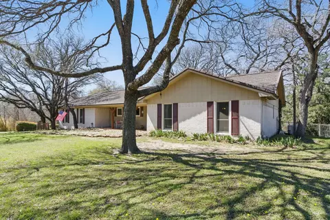 1010 Newell Dr, Hudson Oaks, TX 76087