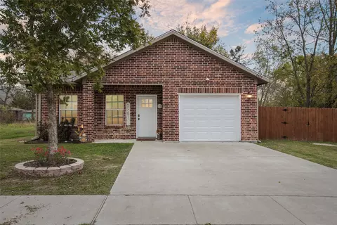 4409 1st St, Greenville, TX 75401