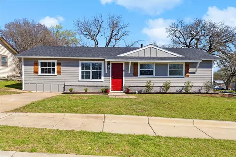 7257 Van Natta Ln, Fort Worth, TX 76112