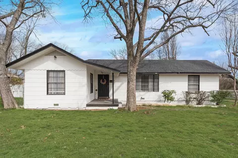 2527 Glencrest Dr, Fort Worth, TX 76119