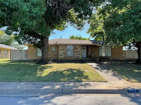403 Brookview Dr, Desoto, TX 75115