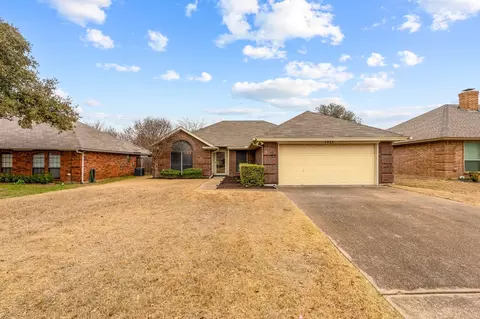 7425 Dana Ln, North Richland Hills, TX 76182