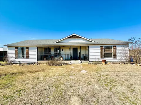 409 W Cypress St, Cross Plains, TX 76443