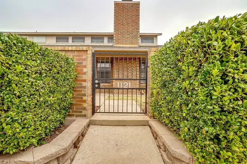 1121 Forest Creek St, Benbrook, TX 76126