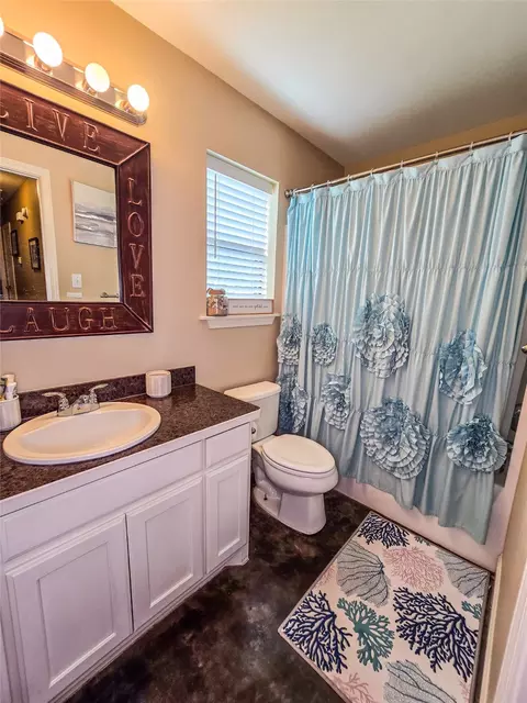 Bath - 189 Betty Rd, Many, LA 71449 photo 4 of 4