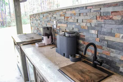 Kitchen - 189 Betty Rd, Many, LA 71449 photo 3 of 3