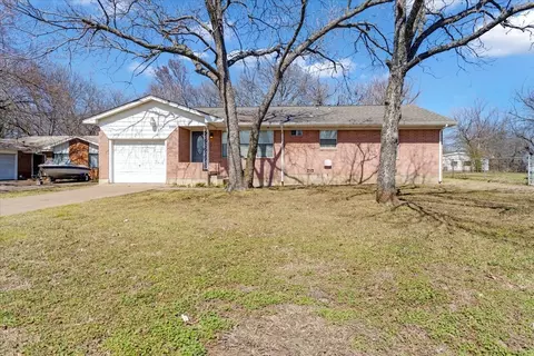 1701 E Hilton St, Sherman, TX 75090