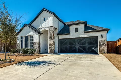 2453 Pebble Bank Ln, Midlothian, TX 76065
