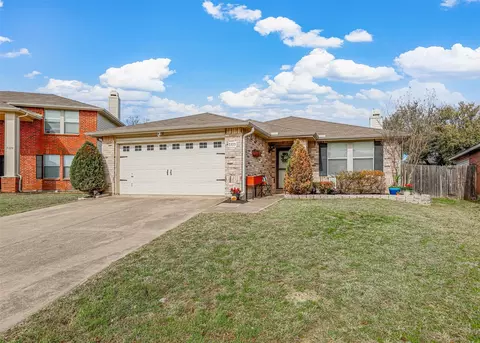 5333 Temecula Rd, Fort Worth, TX 76244