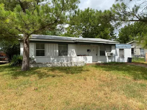 1013 Bluebonnet Ln, Mesquite, TX 75149