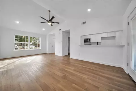6808 Umphress Ct, Dallas, TX 75217