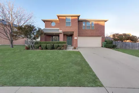 7011 Lake Whitney Dr, Arlington, TX 76002