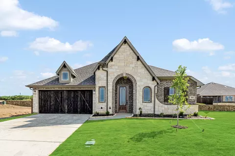 304 Alina St, Burleson, TX 76028