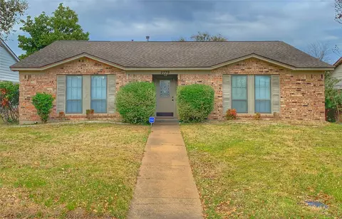 2779 Hollandale Ln, Farmers Branch, TX 75234